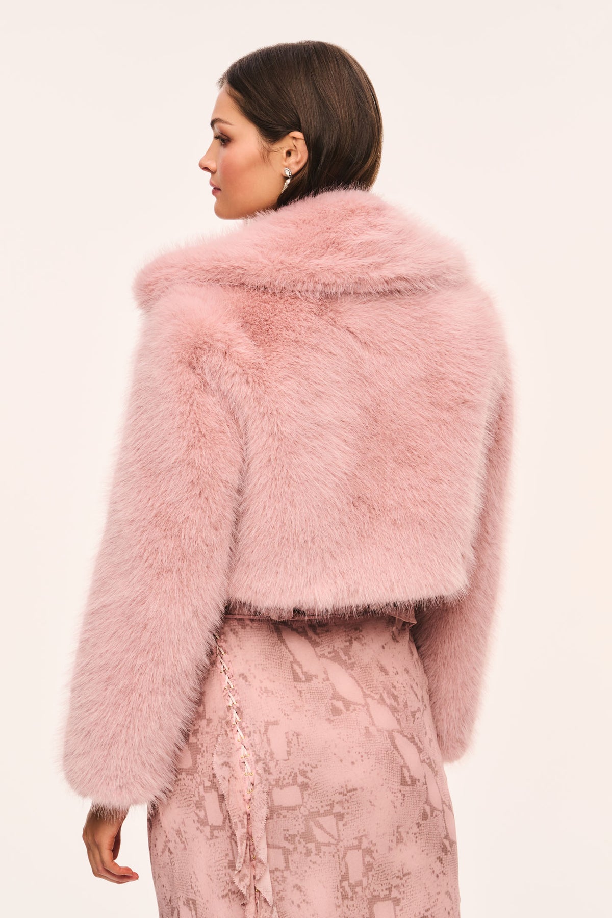Cropped faux fur jacket, light mauve with collar, back view
