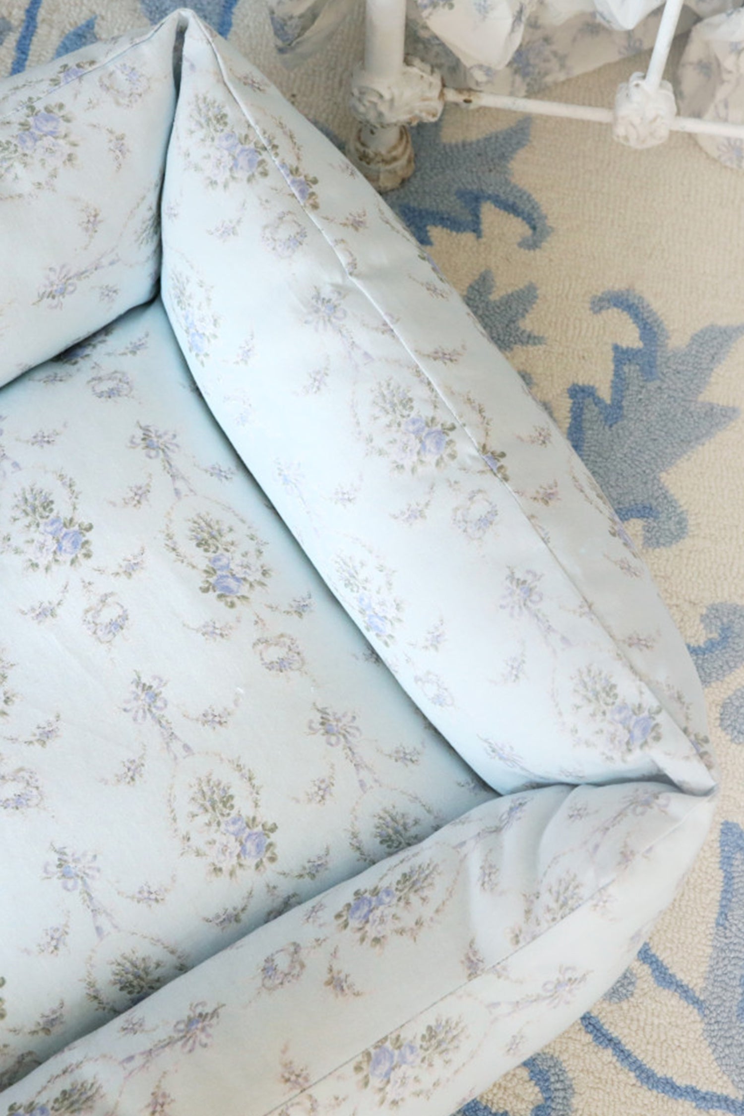 Introducing a vintage-inspired print, dog bed in a soft blue shade, crafted from high-quality linen