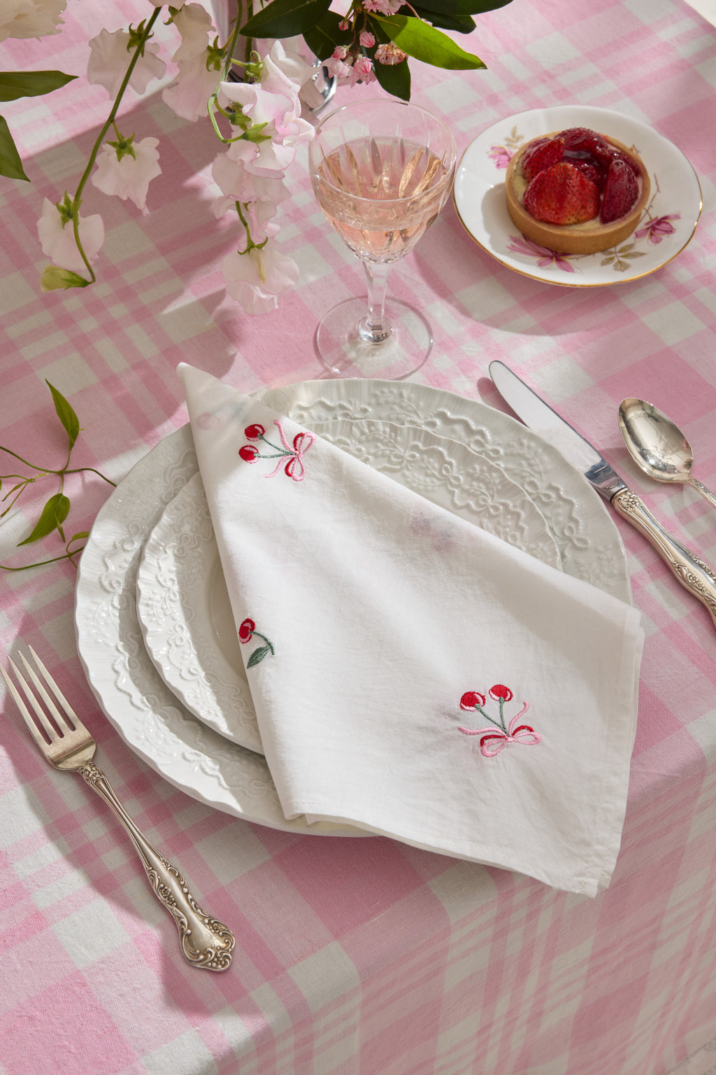 Embroidered Napkins Set 4