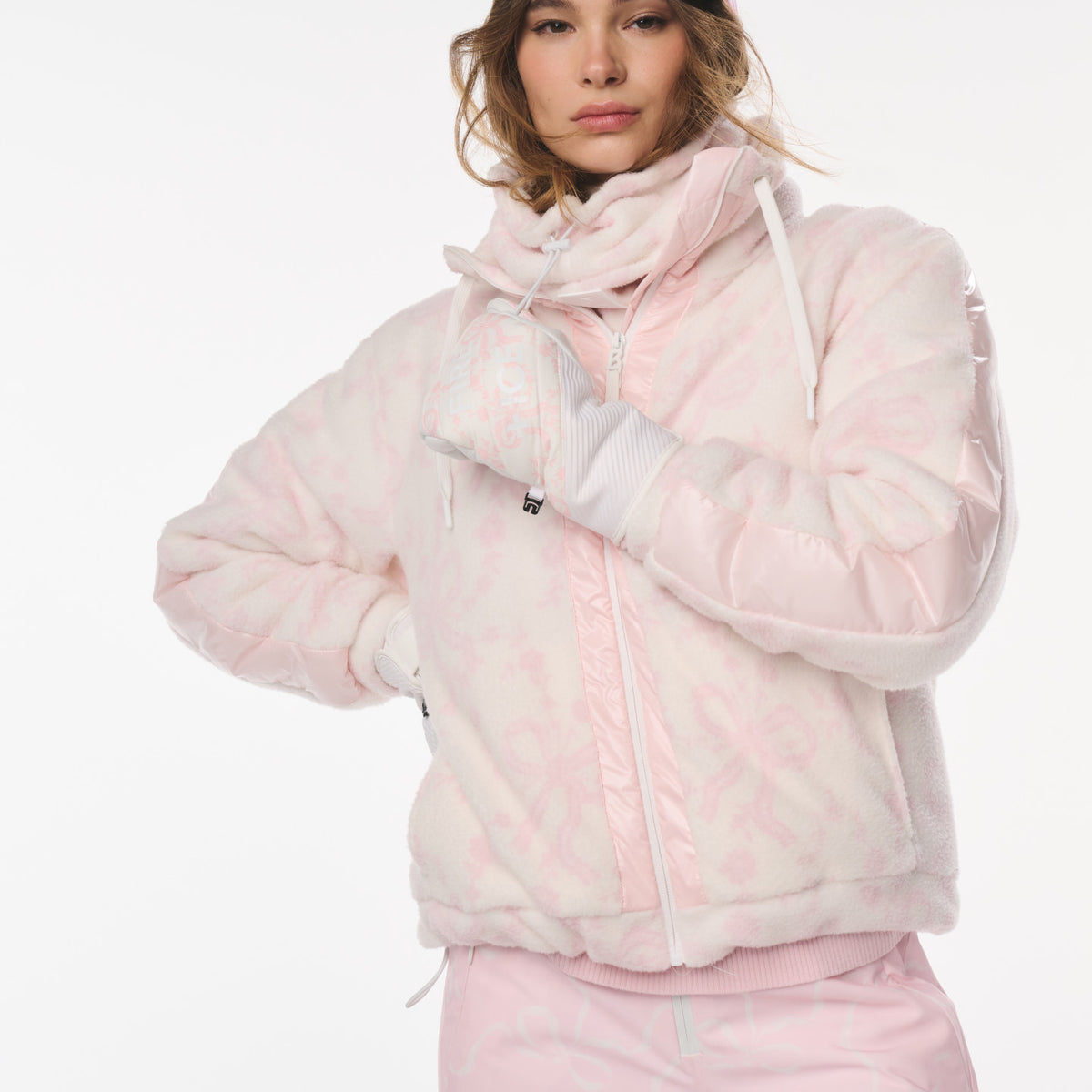 PIA-GLOVES-CHANTILLY-