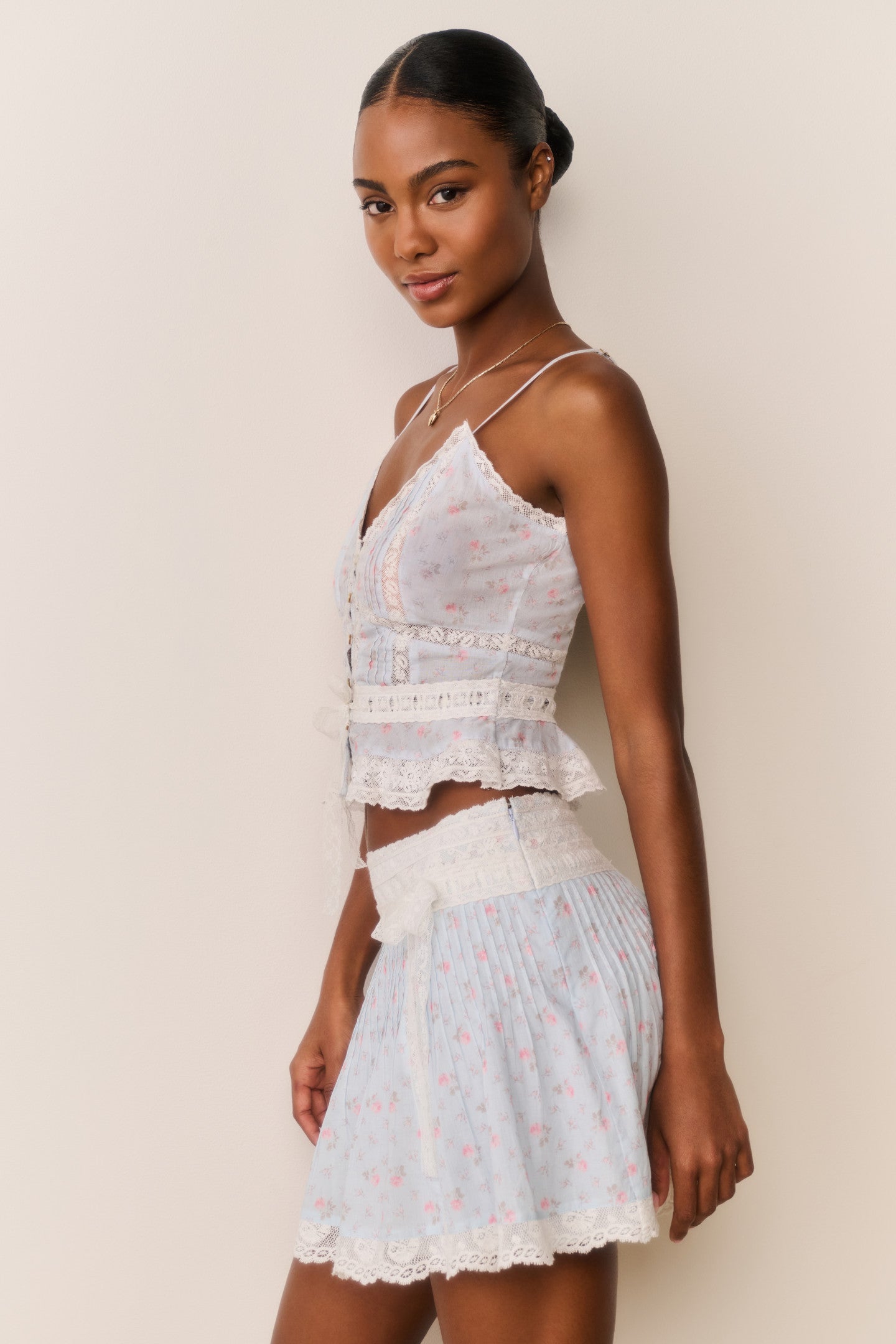 【AMOMMA】FLOWER MINI SKIRT(IVORY) Solena Floral Cotton Mini Skirt